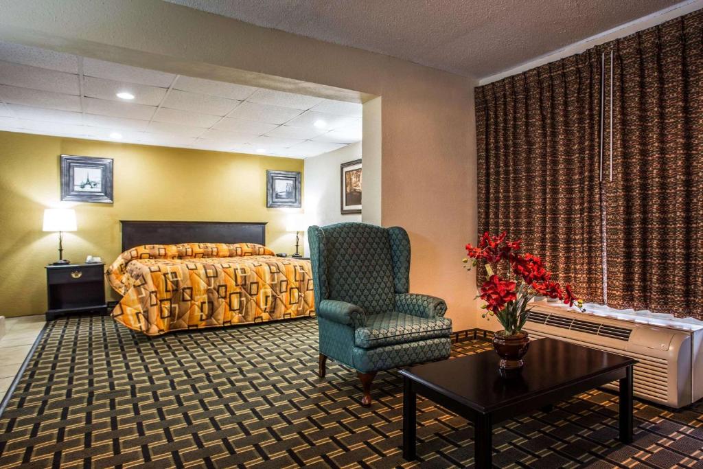 Econo Lodge Salisbury image 16
