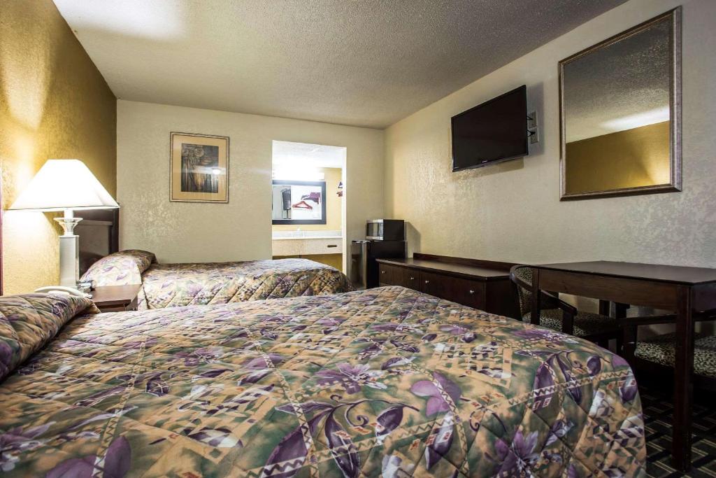 Econo Lodge Salisbury image 23